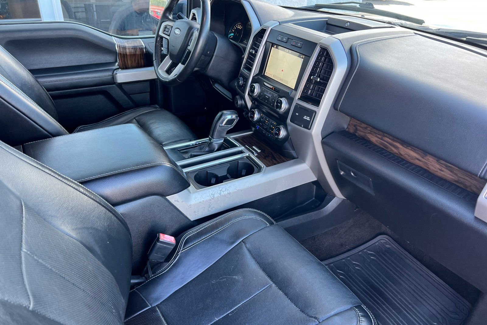 Used 2018 Ford F150 Lariat w/ Equipment Group 502A Luxury image 15