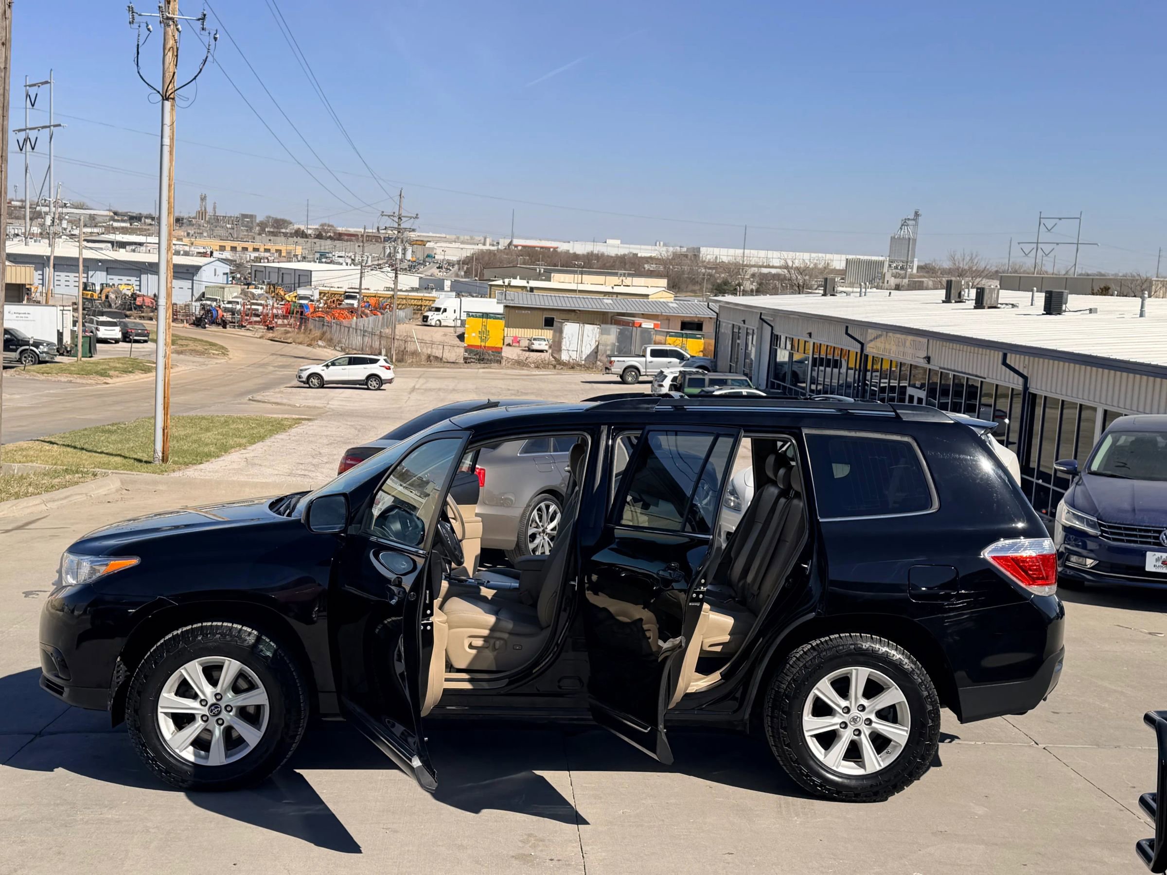 Used 2013 Toyota Highlander SE image 28