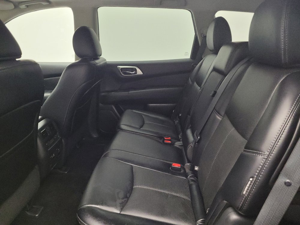 Used 2020 Nissan Pathfinder Platinum AWD/4WD image 18