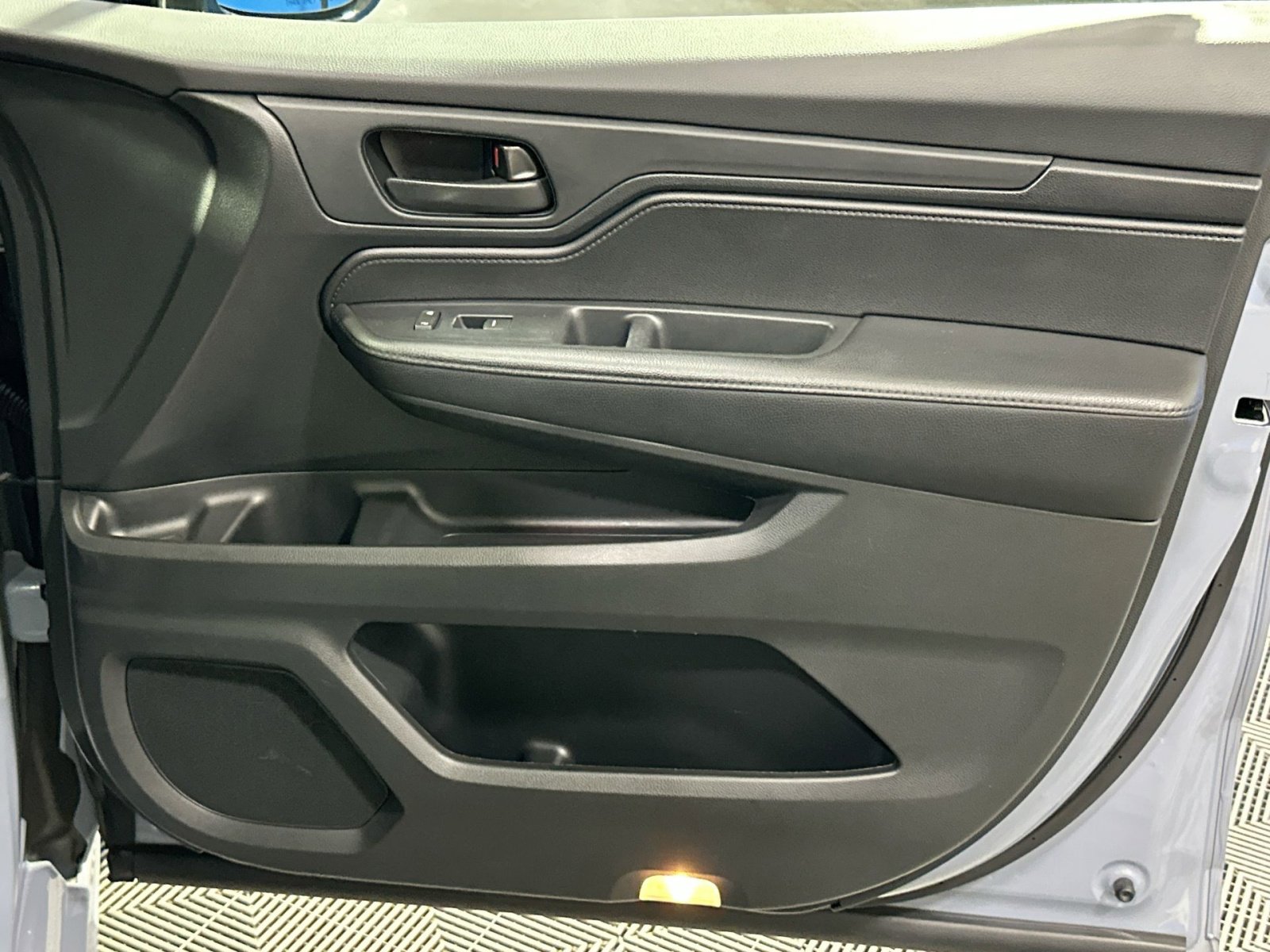 Used 2024 Honda Odyssey Sport image 37