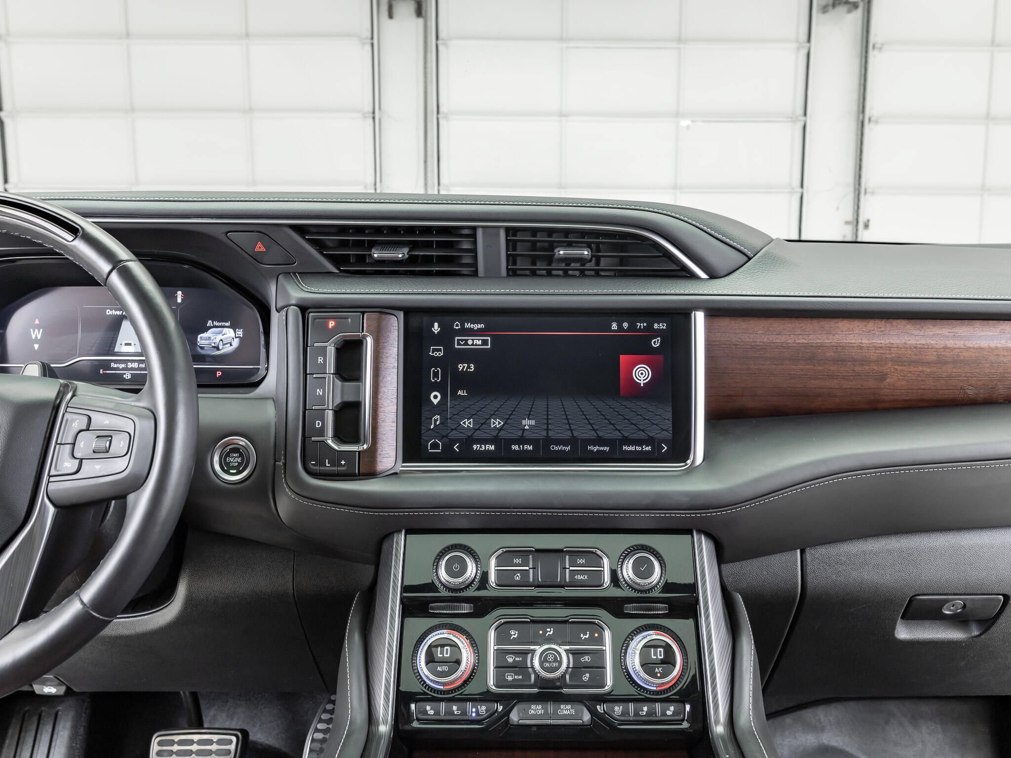 Used 2024 GMC Yukon XL Denali Ultimate AWD/4WD image 21