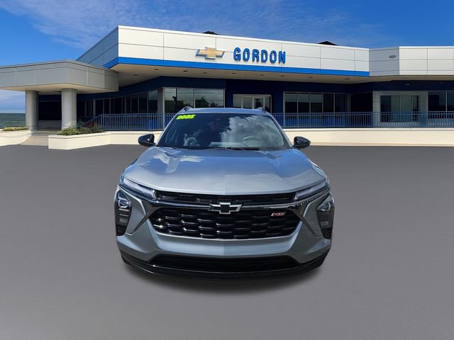 Used 2025 Chevrolet Trax RS w/ Driver Confidence Package FWD image 9
