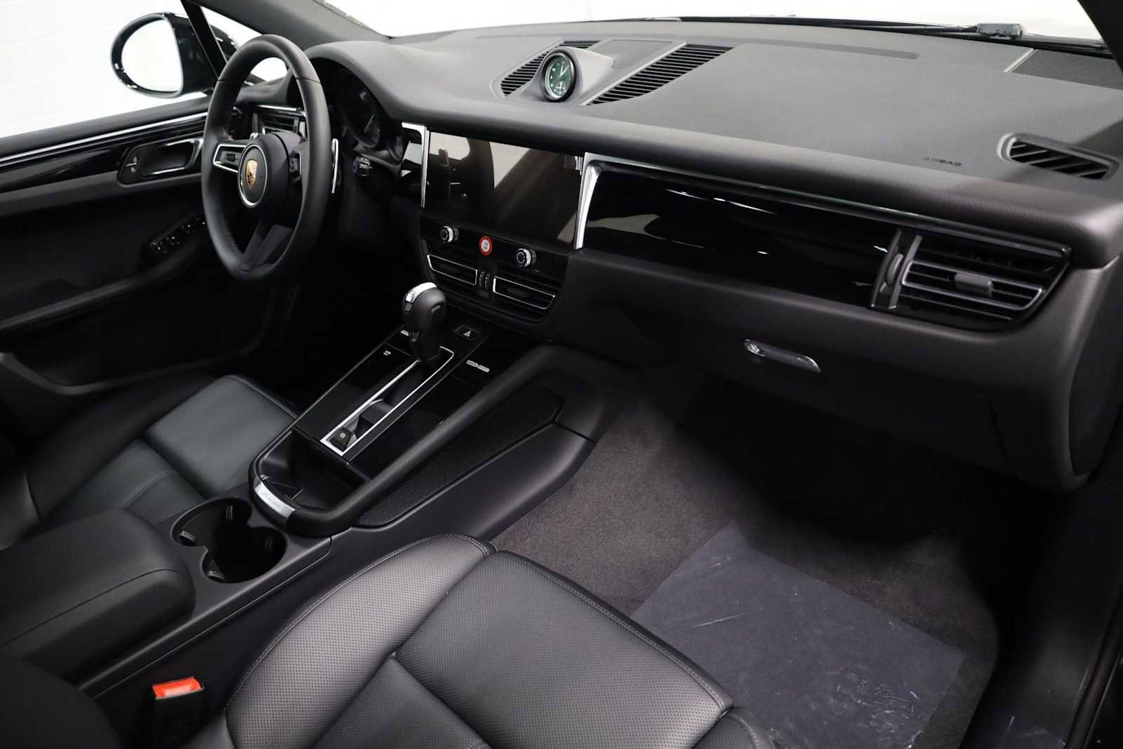 New 2026 Porsche Macan image 6