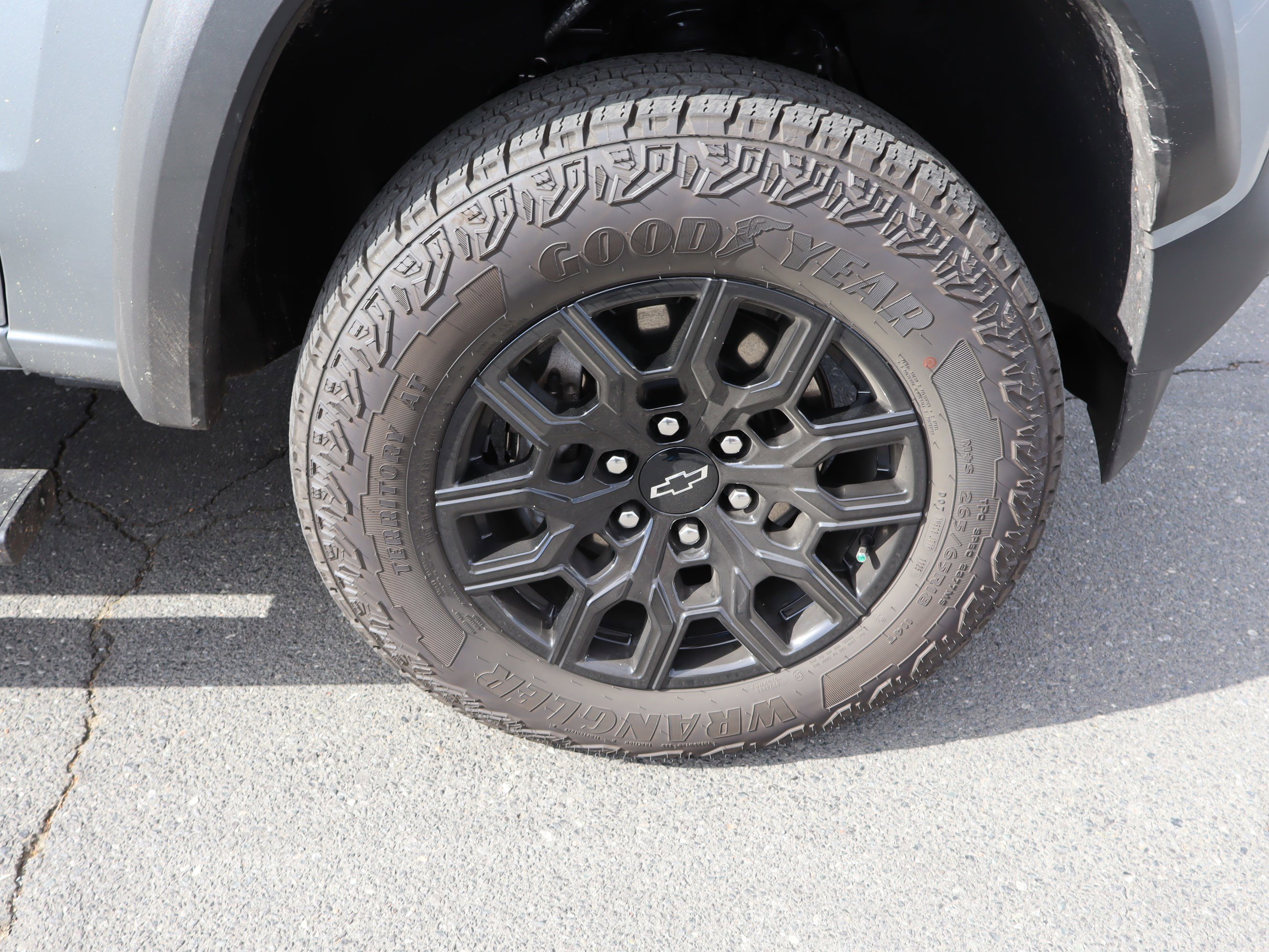 Used 2025 Chevrolet Colorado Trail Boss image 38