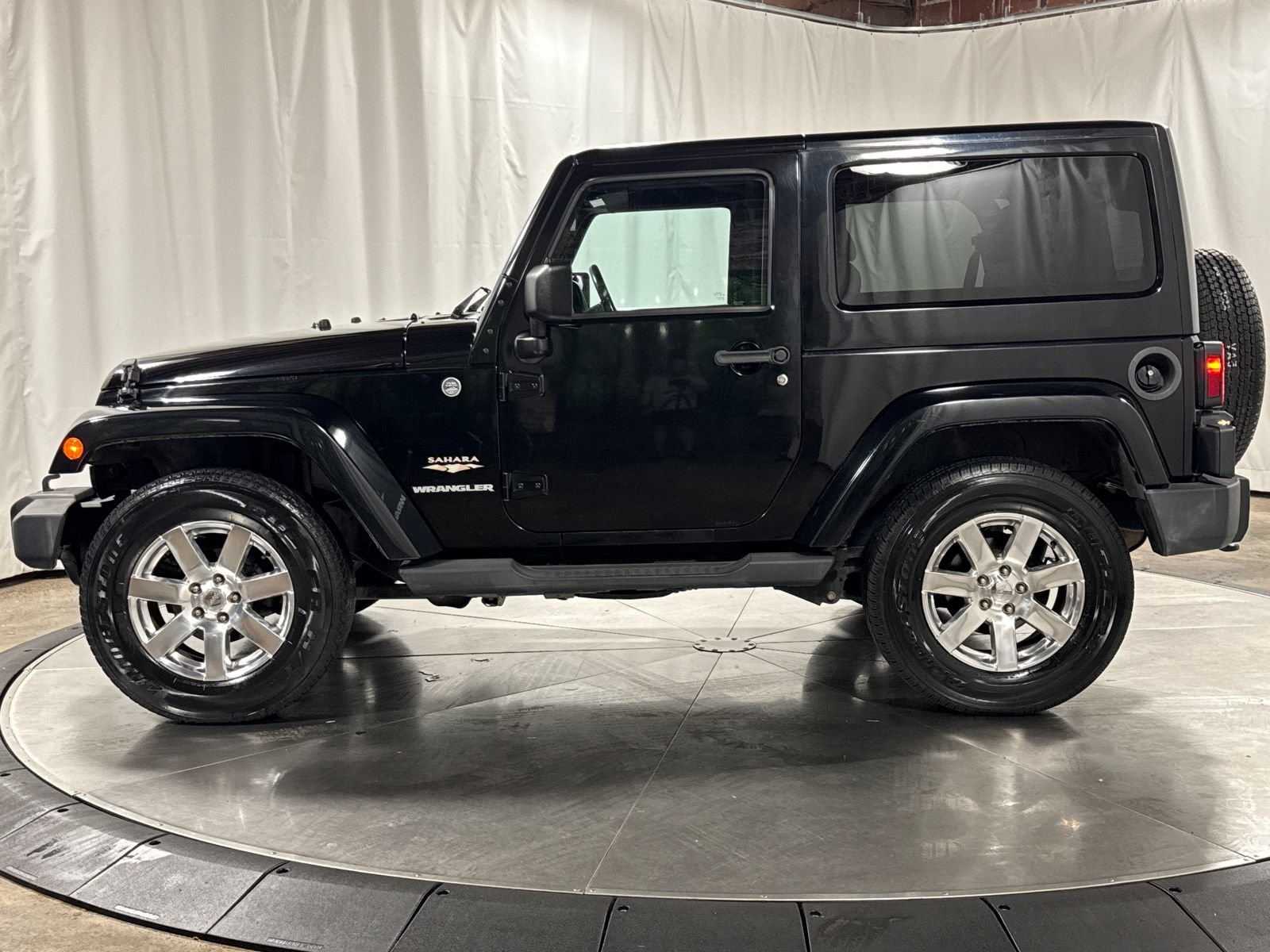 Used 2012 Jeep Wrangler Sahara w/ Connectivity Group AWD/4WD image 8