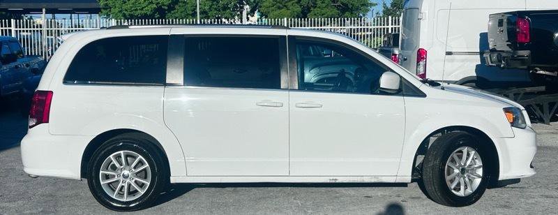 Used 2020 Dodge Grand Caravan SXT image 6