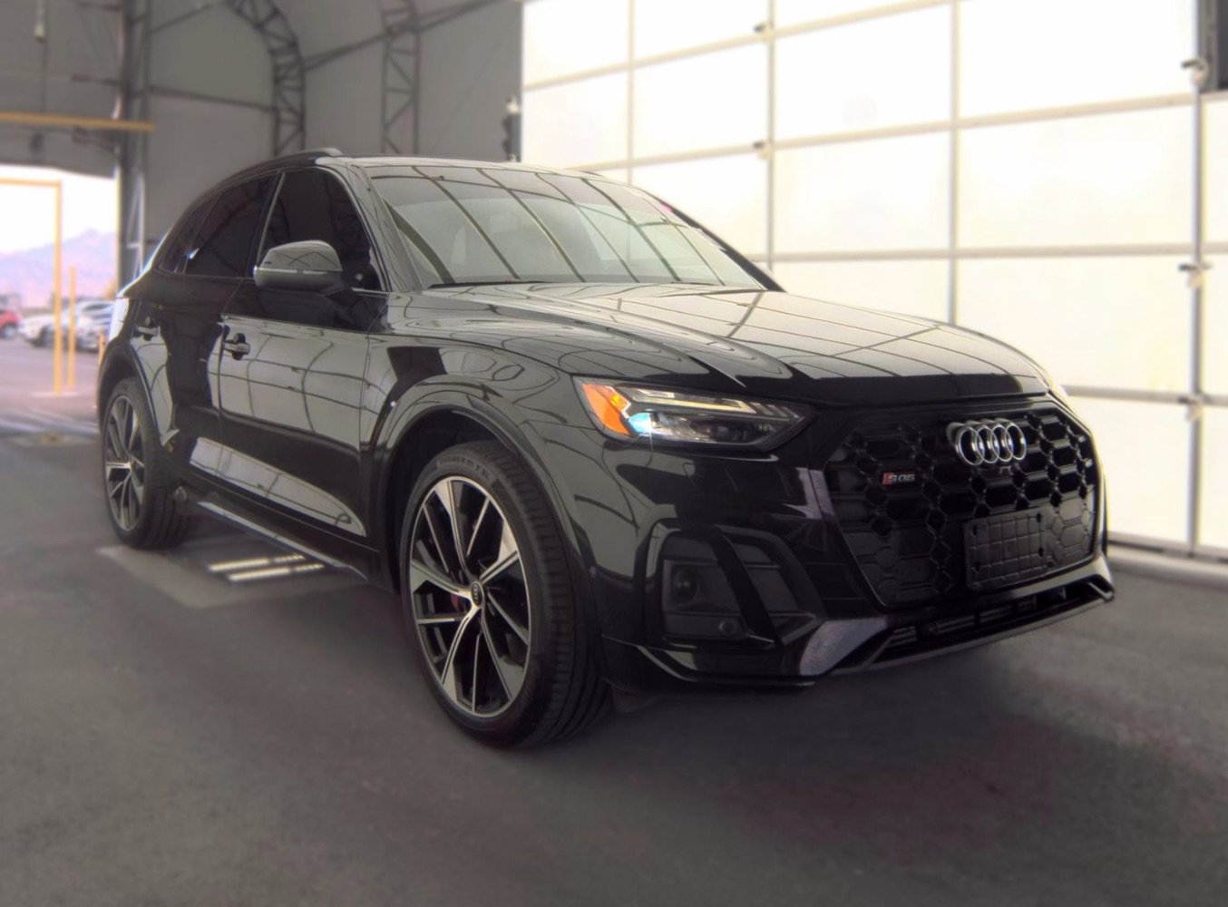 Used 2021 Audi SQ5 Prestige w/ Prestige Package AWD/4WD image 3
