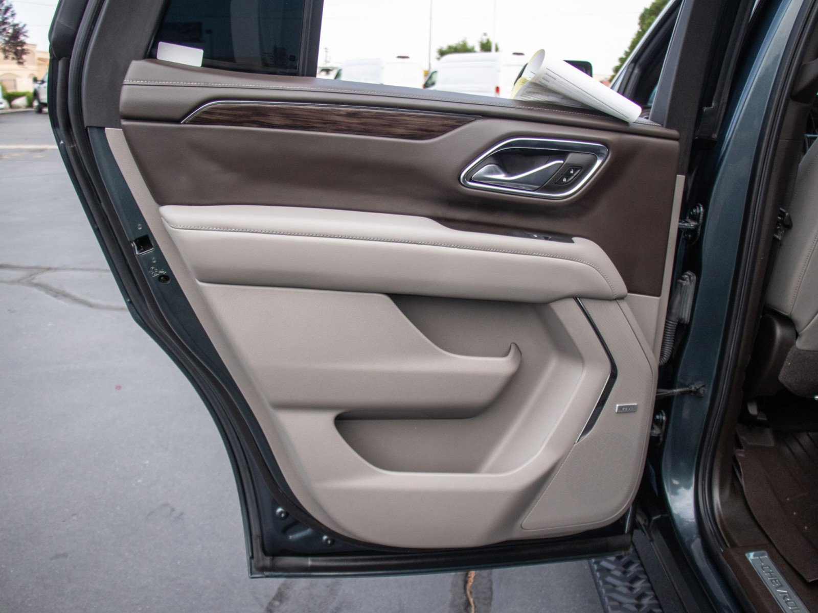 Used 2021 Chevrolet Tahoe Z71 w/ Z71 Off-Road Package image 21