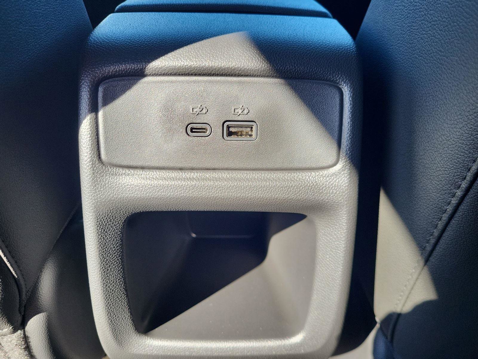 New 2026 Chevrolet Trax LT w/ Sunroof Package FWD image 22