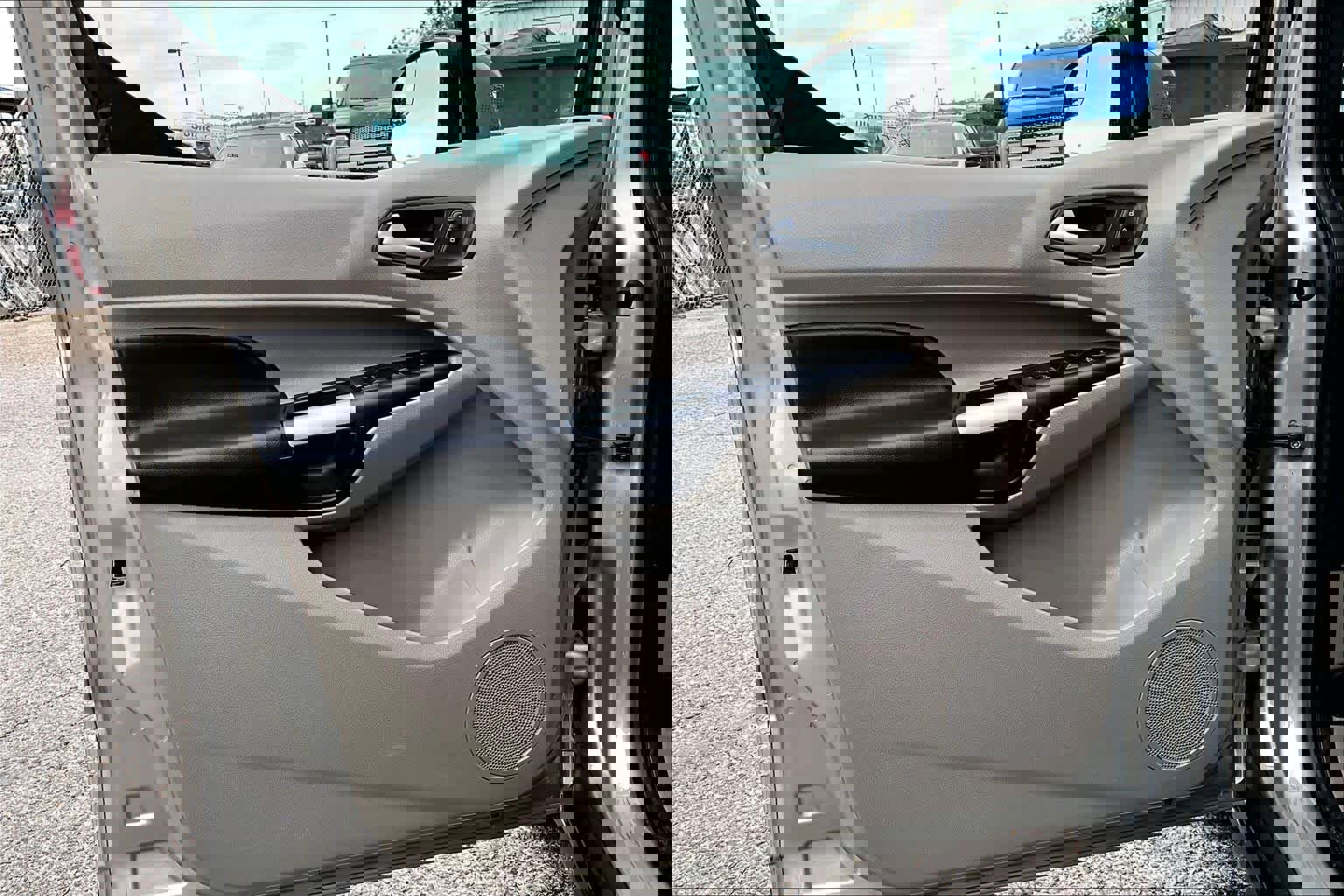 Used 2016 Ford Transit Connect Titanium image 21