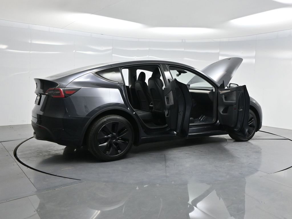 Used 2025 Tesla Model Y Long Range image 47