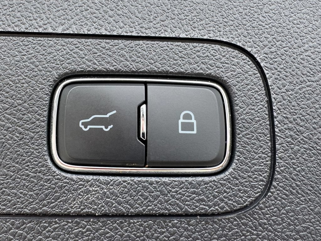 Used 2025 Lincoln Aviator Black Label AWD/4WD image 38