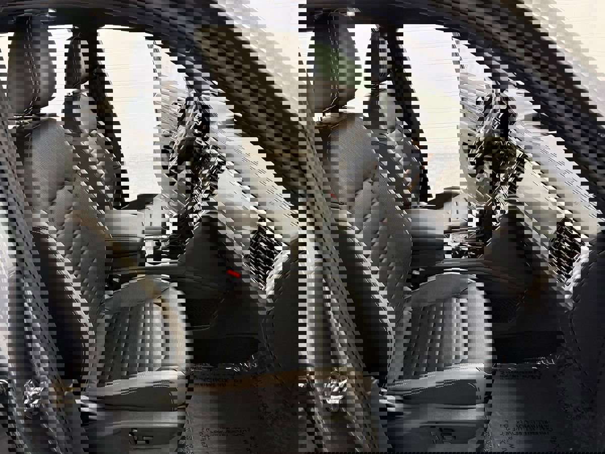 Used 2021 Volkswagen Atlas Cross Sport SEL Premium image 16