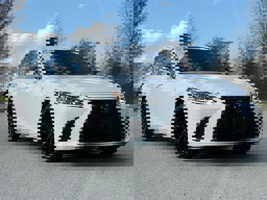 Certified 2024 Lexus ES 300h F Sport image 2