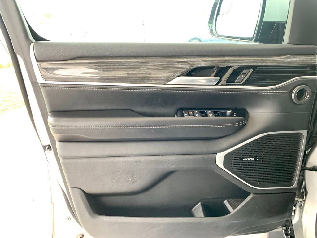 Used 2022 Jeep Wagoneer Series III w/ Convenience Group I RWD image 11