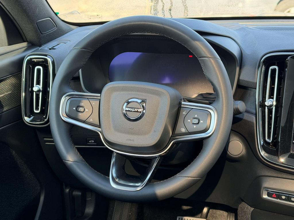 Certified 2023 Volvo C40 P8 Recharge Ultimate AWD/4WD image 18