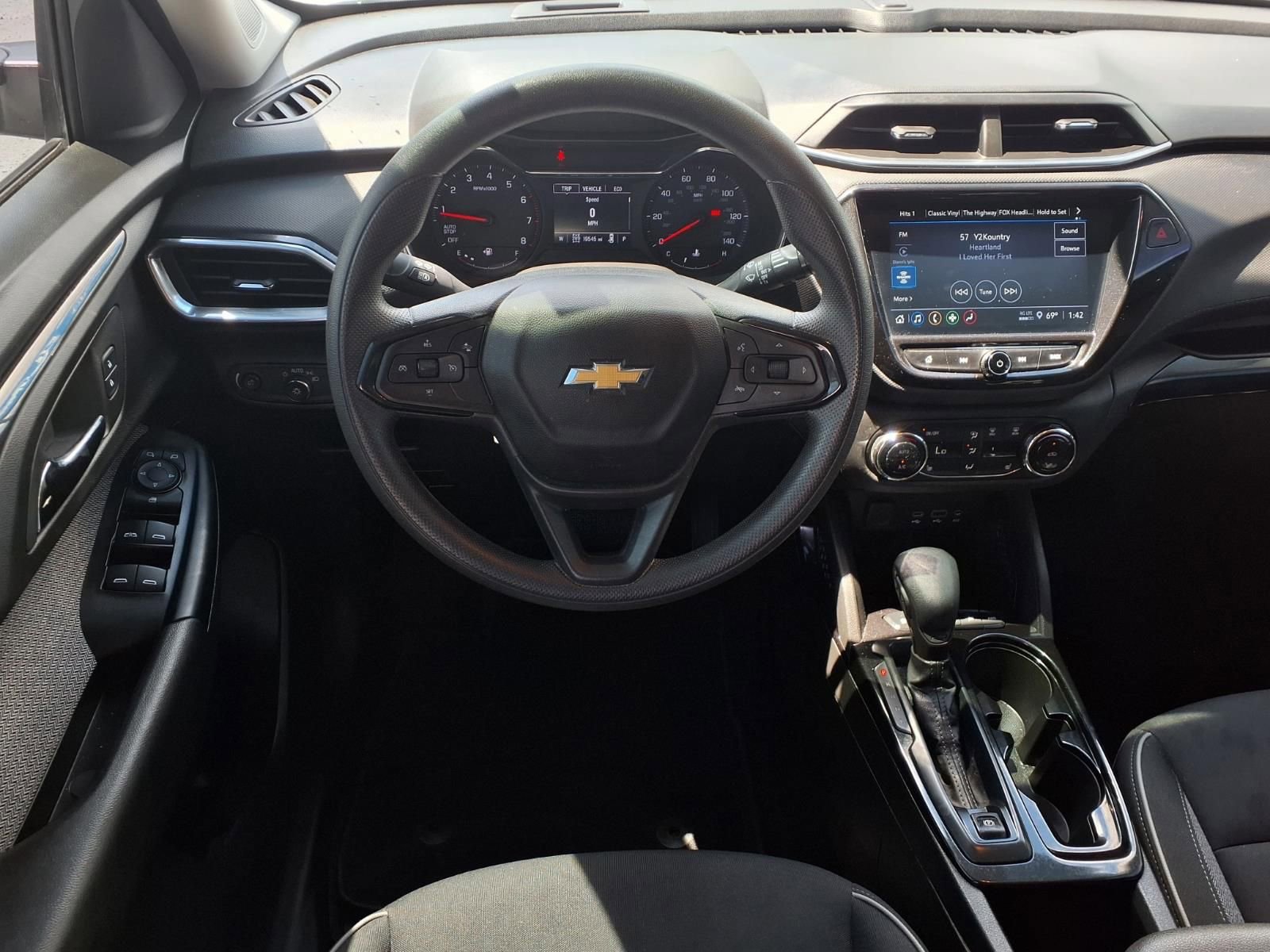 Used 2023 Chevrolet TrailBlazer LT w/ Convenience Package AWD/4WD image 4