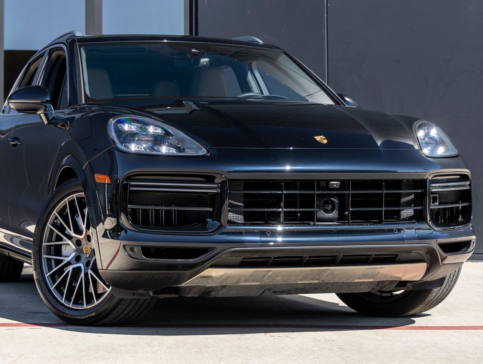 Certified 2023 Porsche Cayenne Turbo image 9