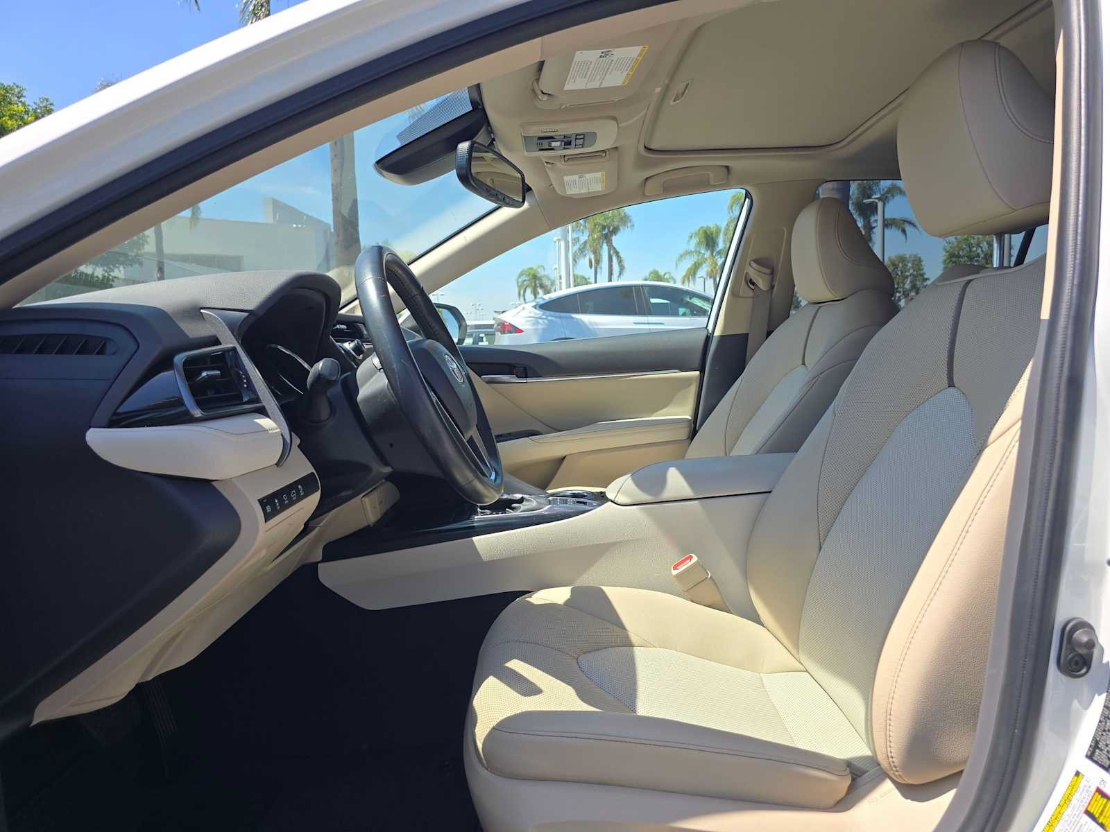 Used 2020 Toyota Camry XLE w/ Driver Assist Package FWD image 21