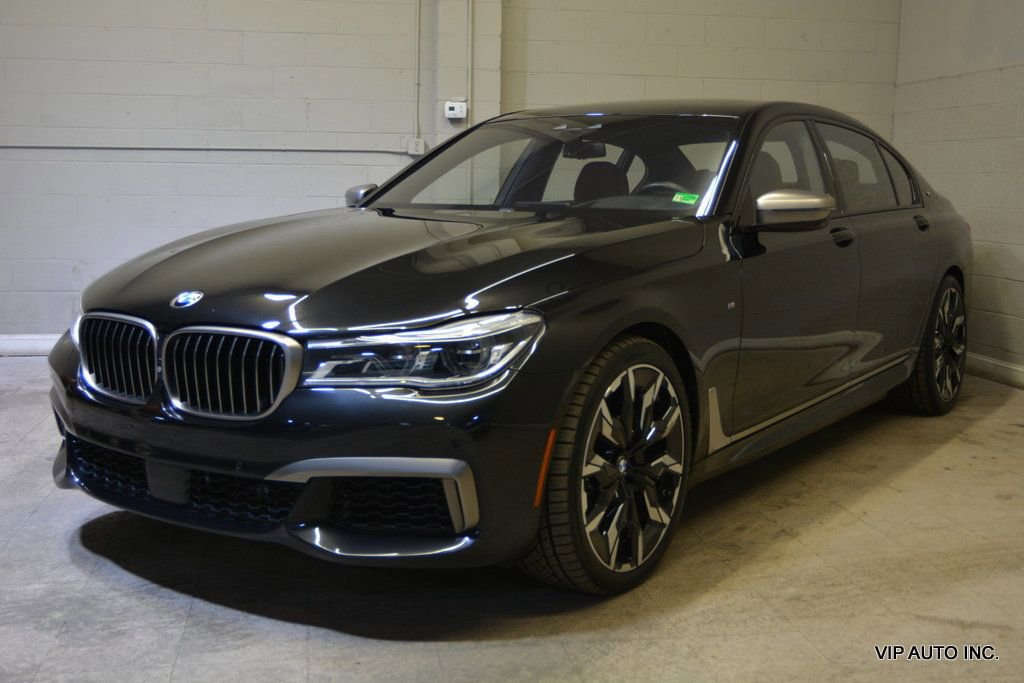 Used 2017 BMW M760i xDrive image 2