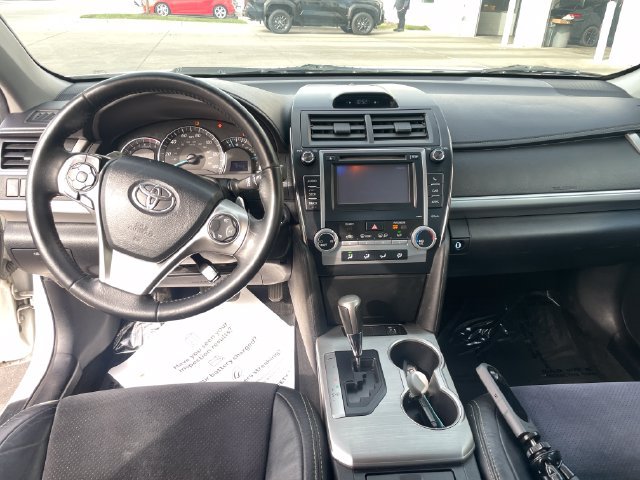 Used 2013 Toyota Camry SE w/ Leather Pkg FWD image 22