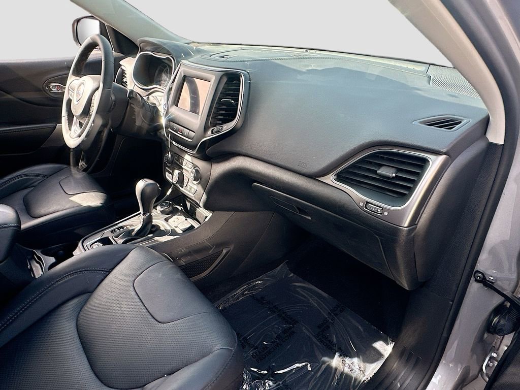 Used 2021 Jeep Cherokee Latitude Lux w/ Sun & Sound Group AWD/4WD image 27