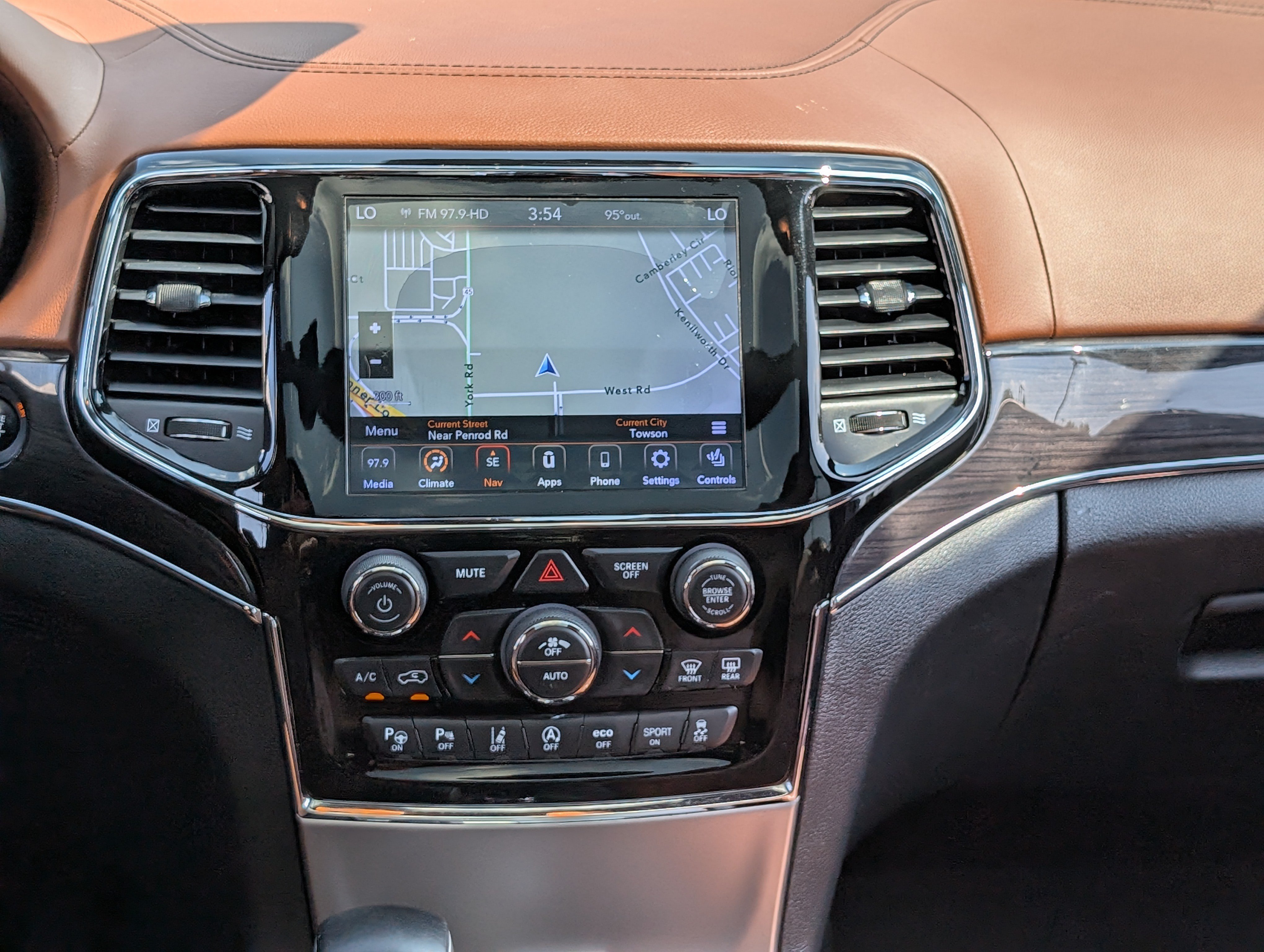Used 2020 Jeep Grand Cherokee Overland AWD/4WD image 19