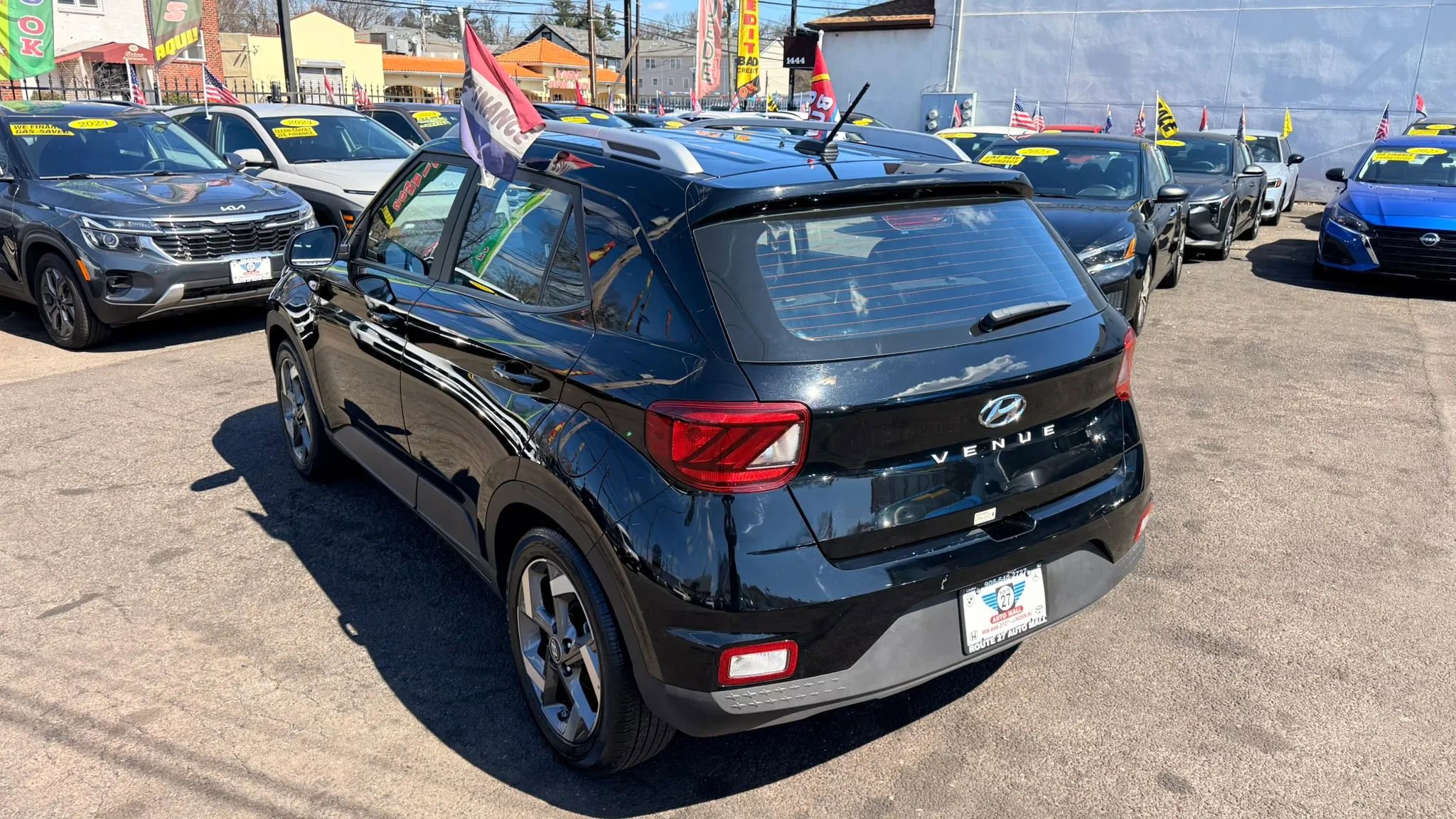 Used 2025 Hyundai Venue SEL image 5