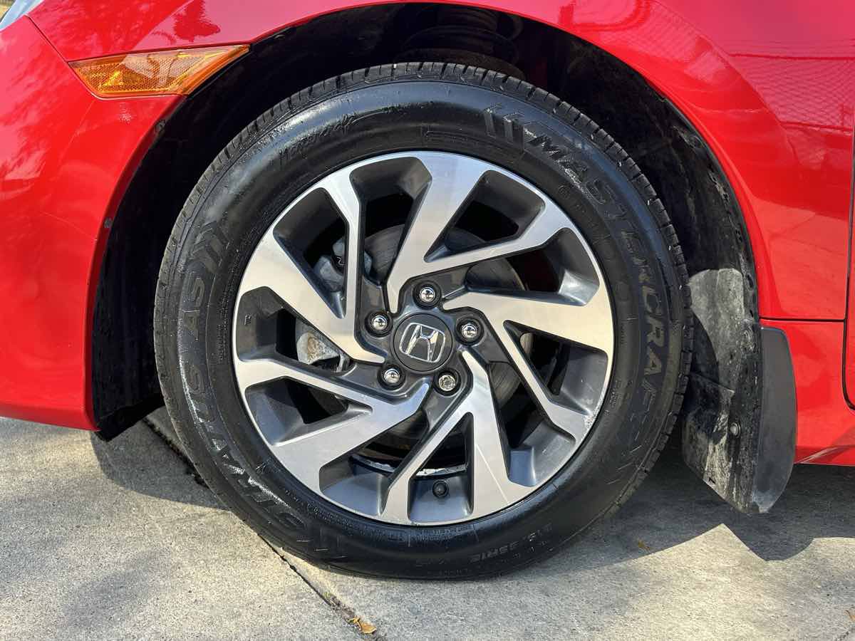 Used 2018 Honda Civic EX image 8
