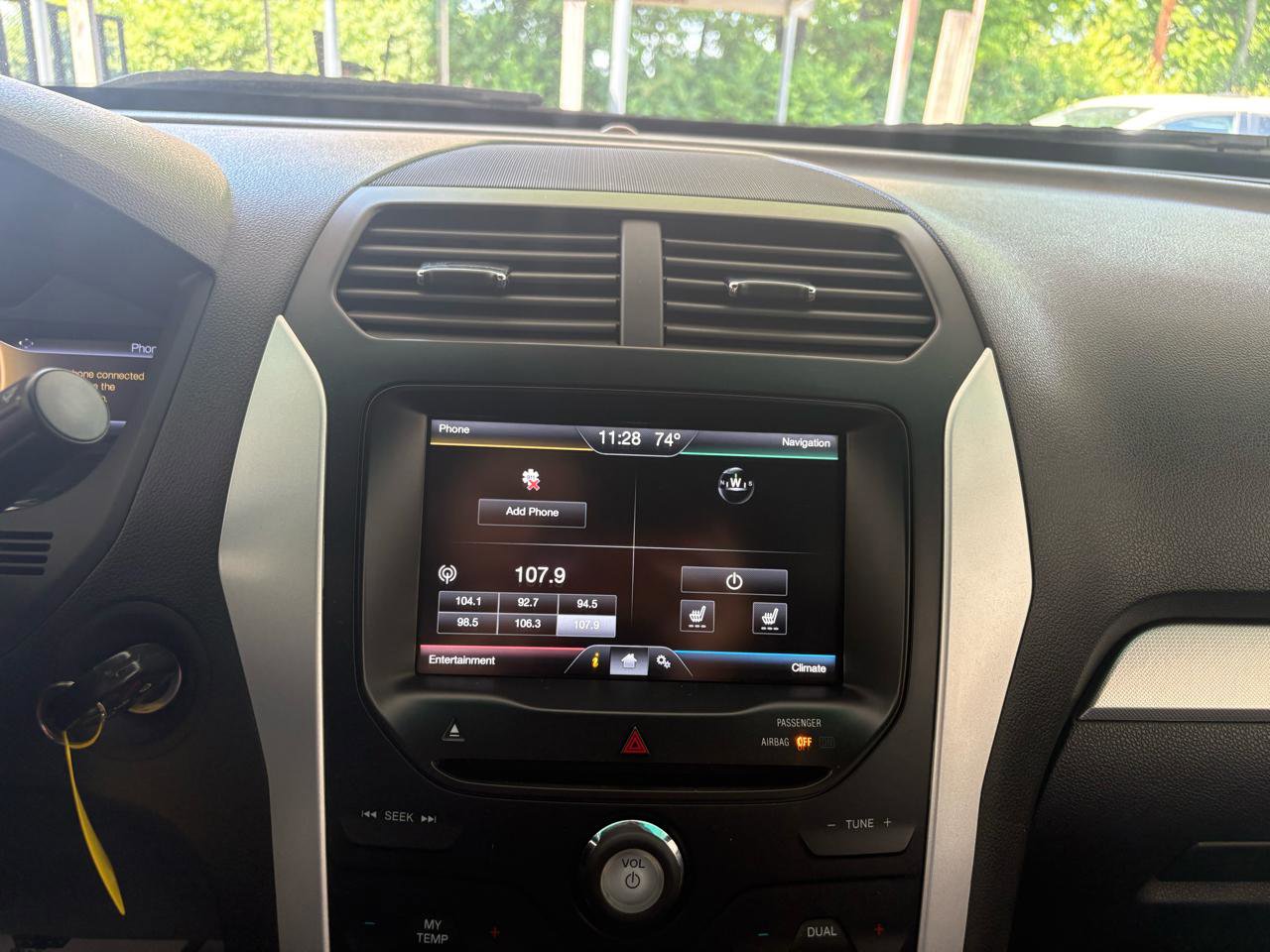 Used 2015 Ford Explorer XLT w/ Equipment Group 202B FWD image 16