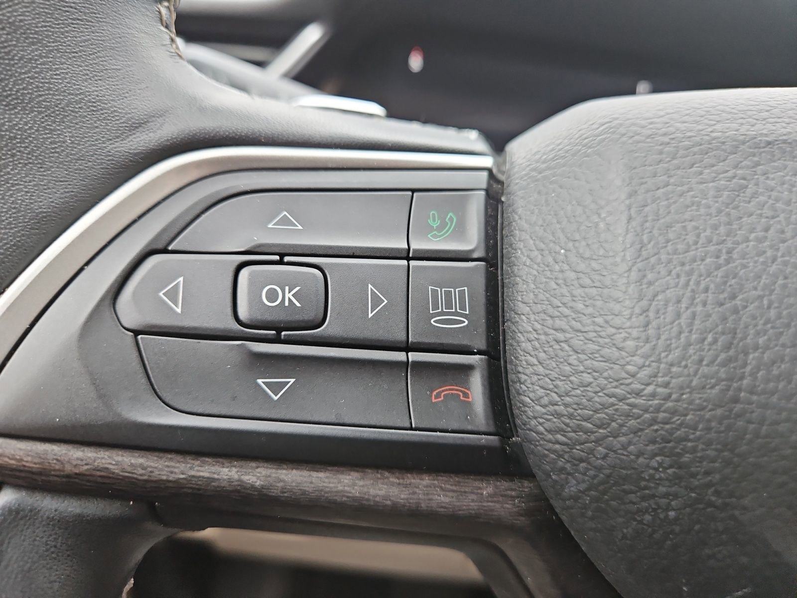 Used 2022 Jeep Grand Cherokee L Limited image 25