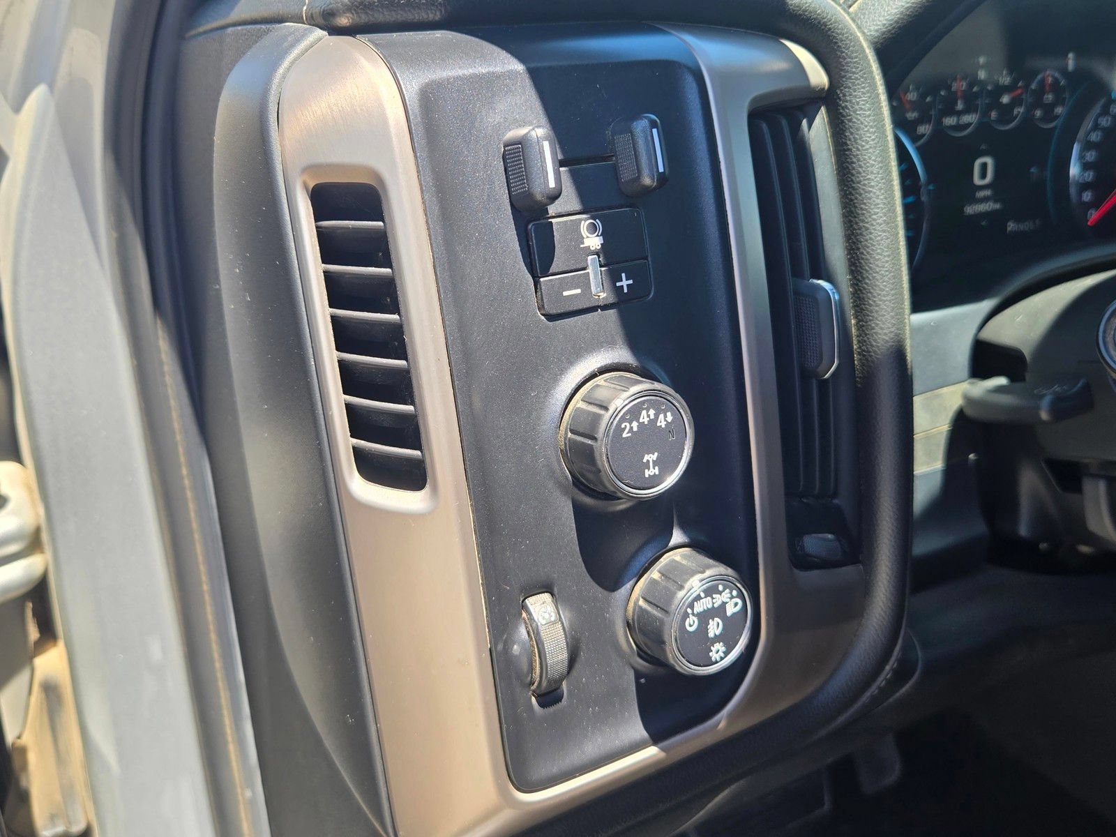 Used 2018 GMC Sierra 3500 Denali AWD/4WD image 10