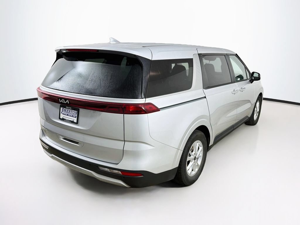 Used 2023 Kia Carnival LX FWD image 5