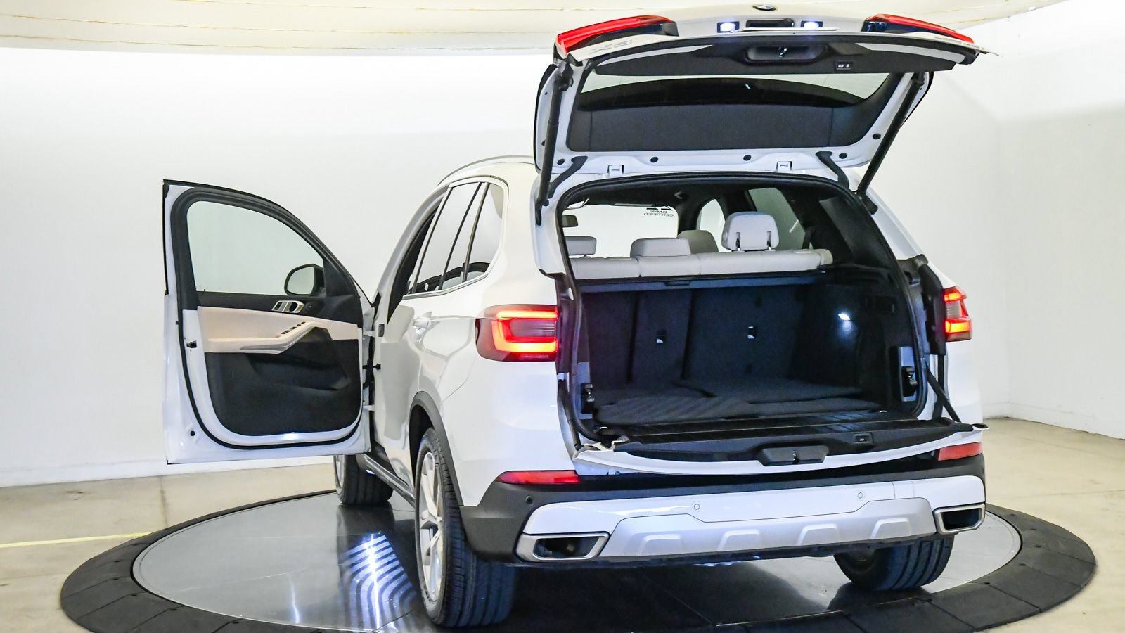 Certified 2022 BMW X5 sDrive40i w/ Premium Package RWD image 24