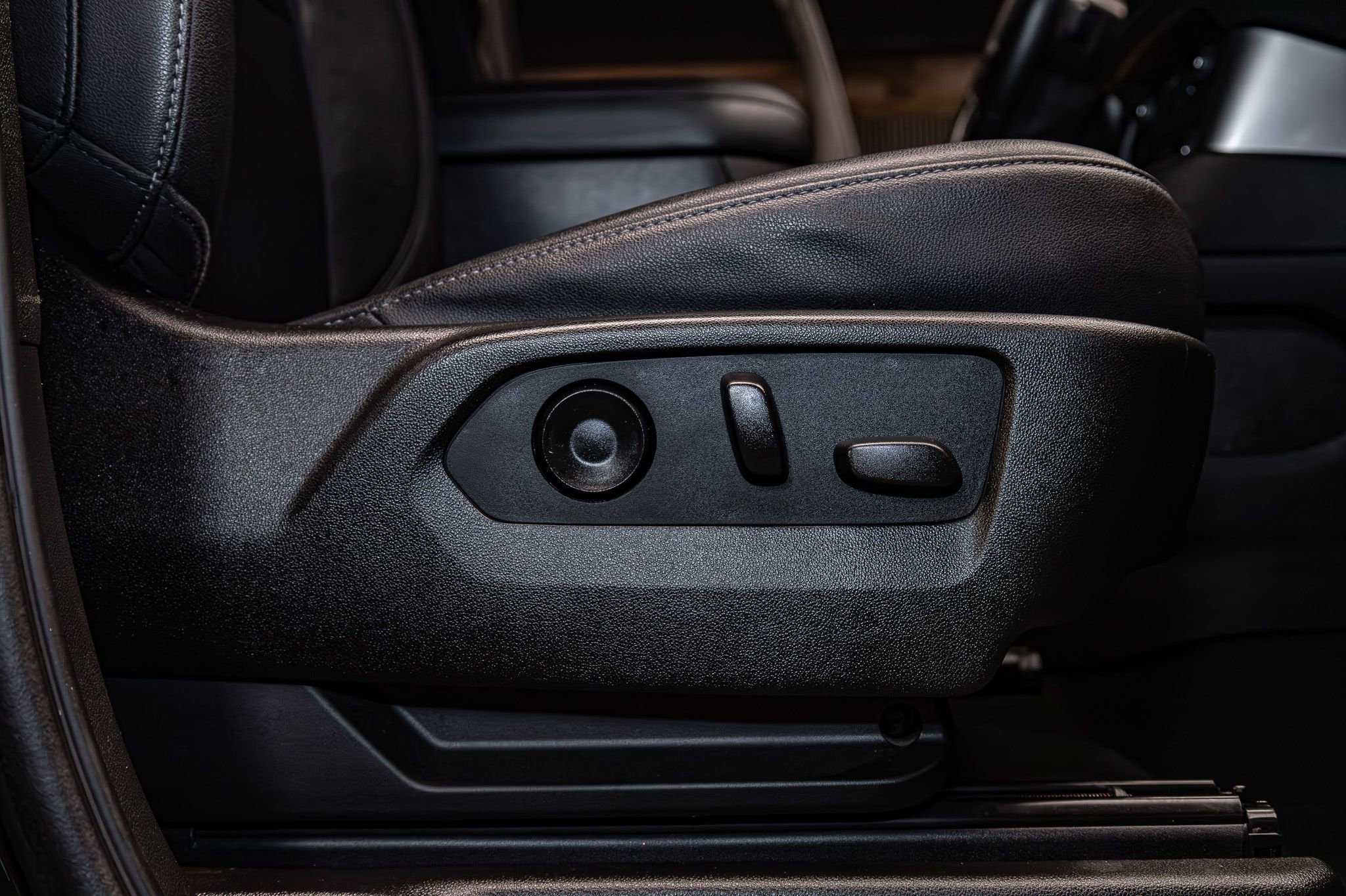 Used 2021 Chevrolet Suburban Z71 w/ Z71 Off-Road Package AWD/4WD image 27