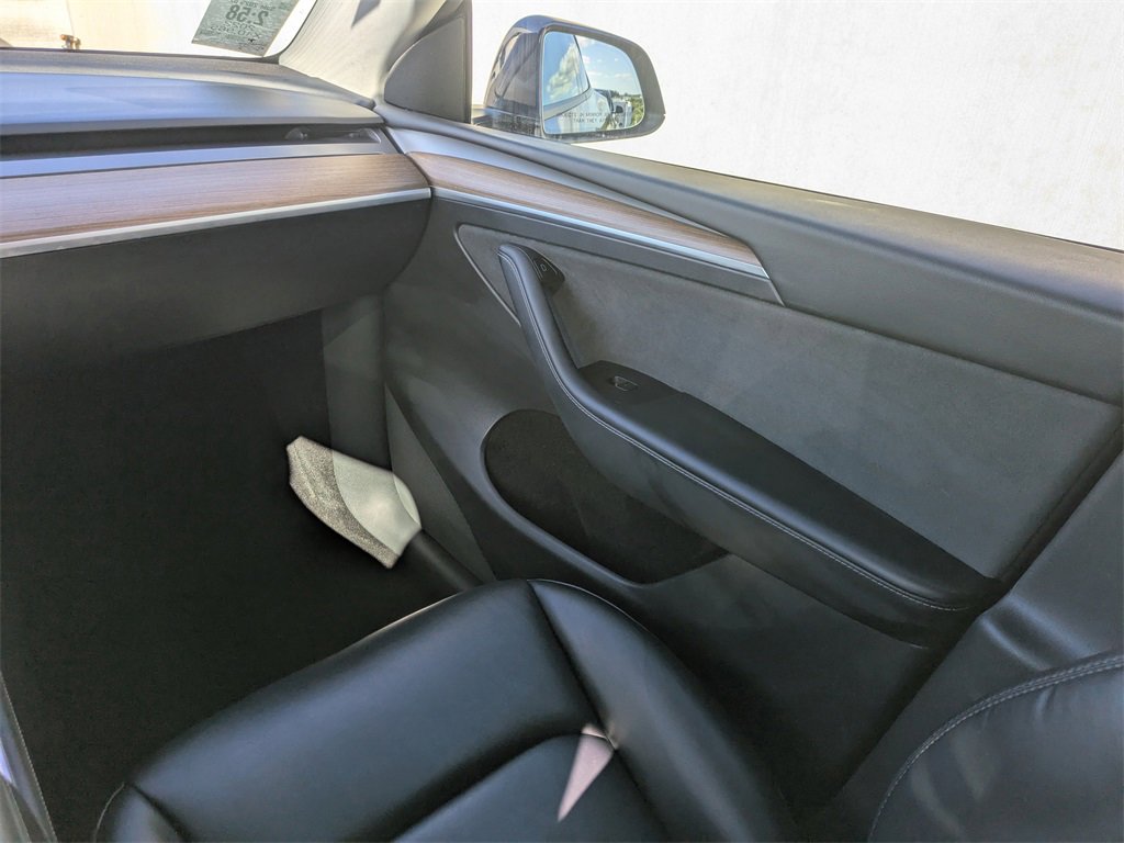 Used 2022 Tesla Model Y Performance image 18