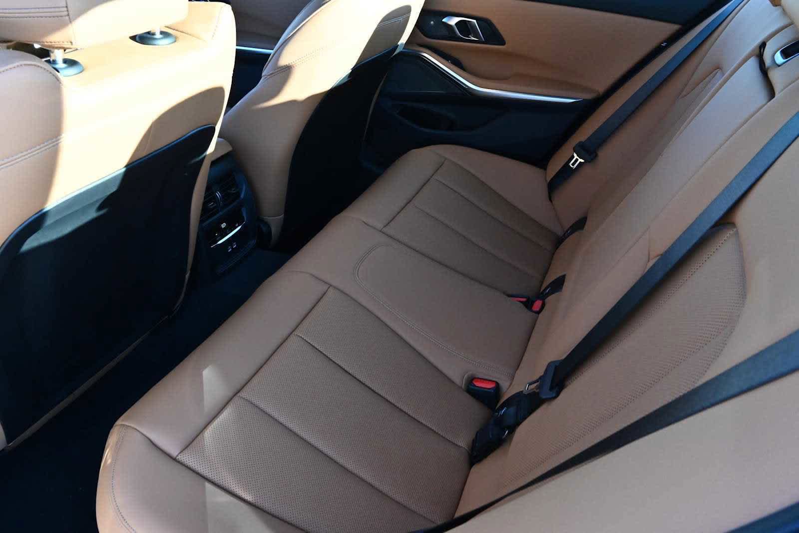 Used 2026 BMW 330i Sedan w/ Premium Package RWD image 17