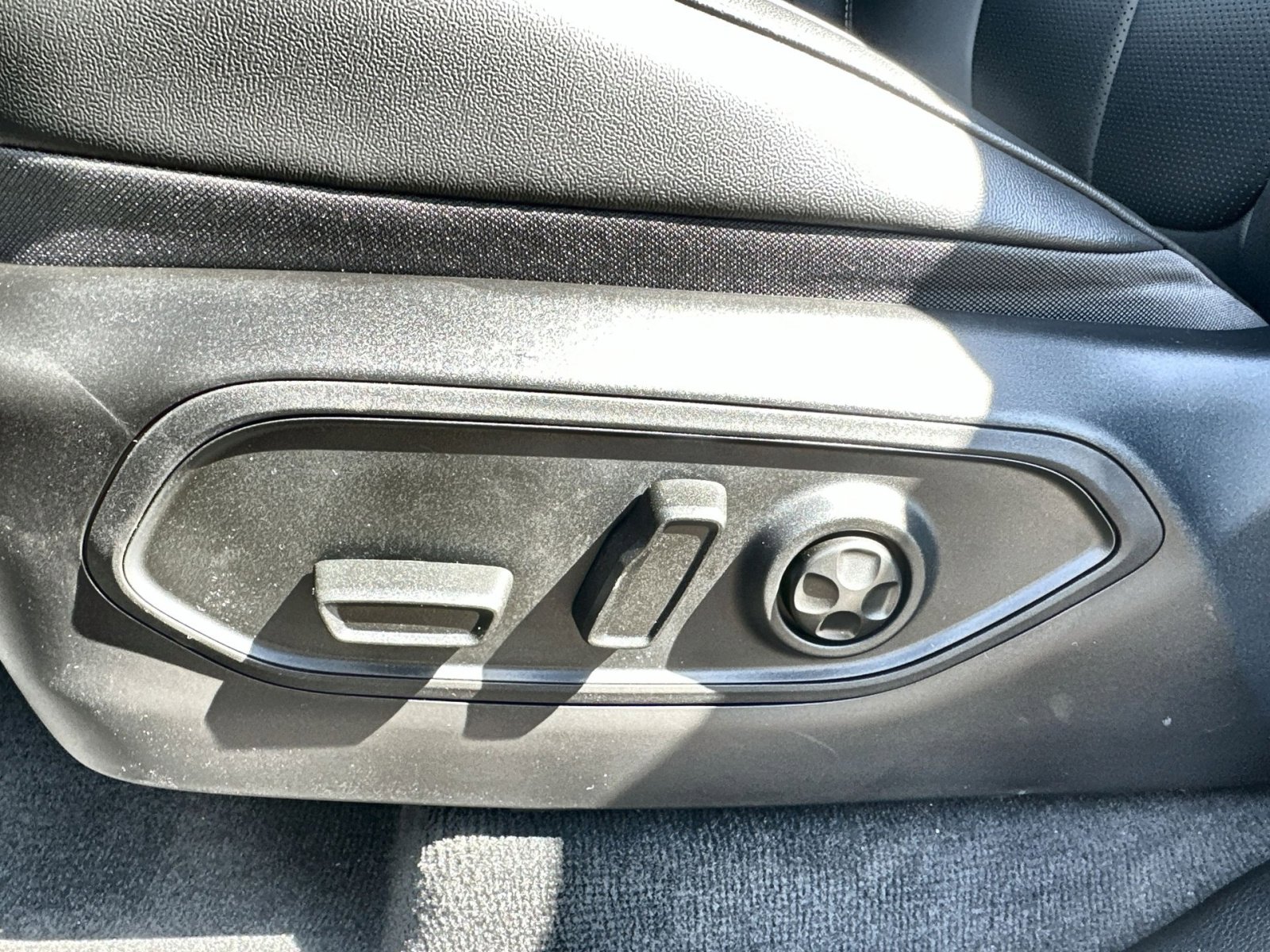 New 2025 Jeep Grand Cherokee Limited w/ Luxury Tech Group II image 14