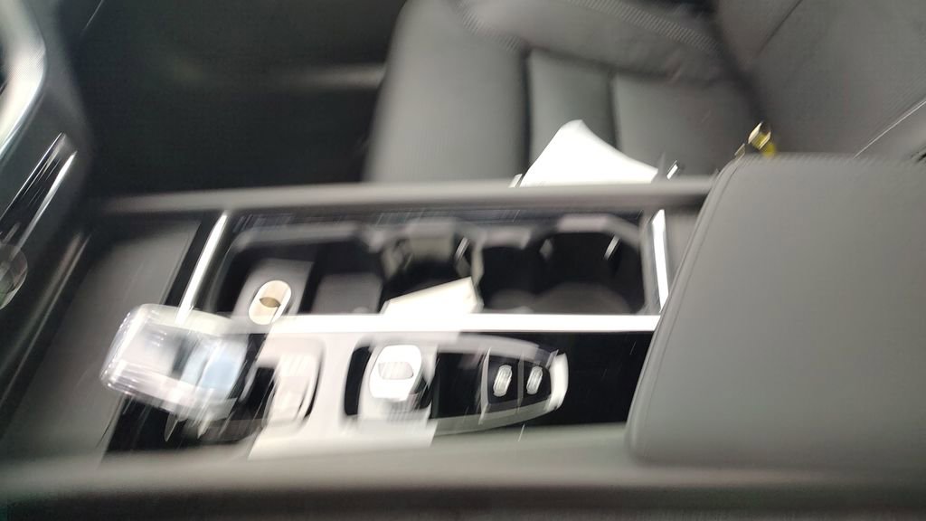 New 2026 Volvo XC60 B5 Ultra w/ Climate Package image 23