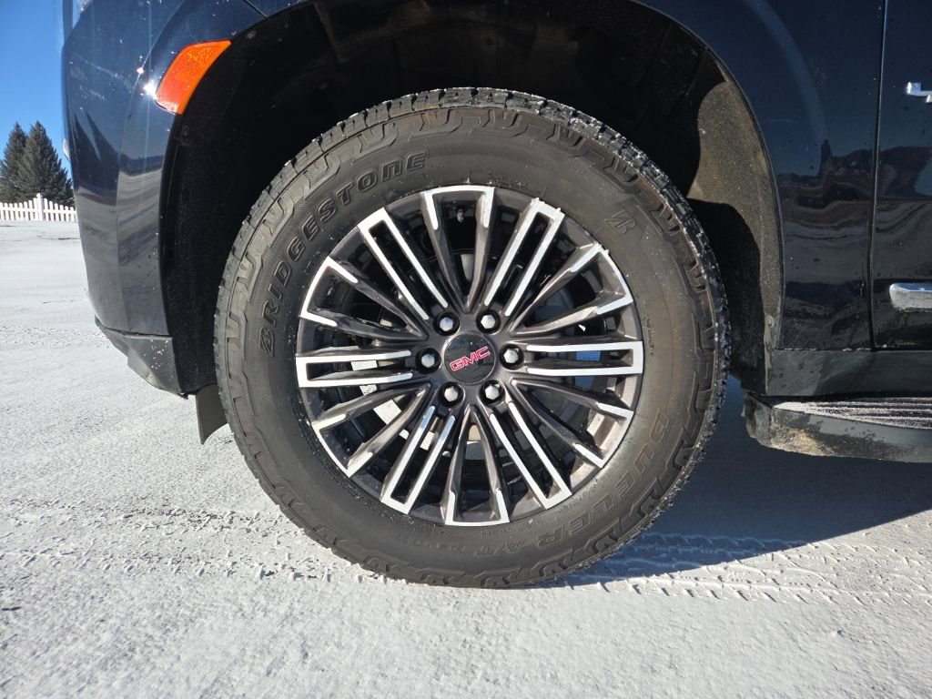 Used 2021 GMC Yukon SLT w/ SLT Luxury Plus Package image 6