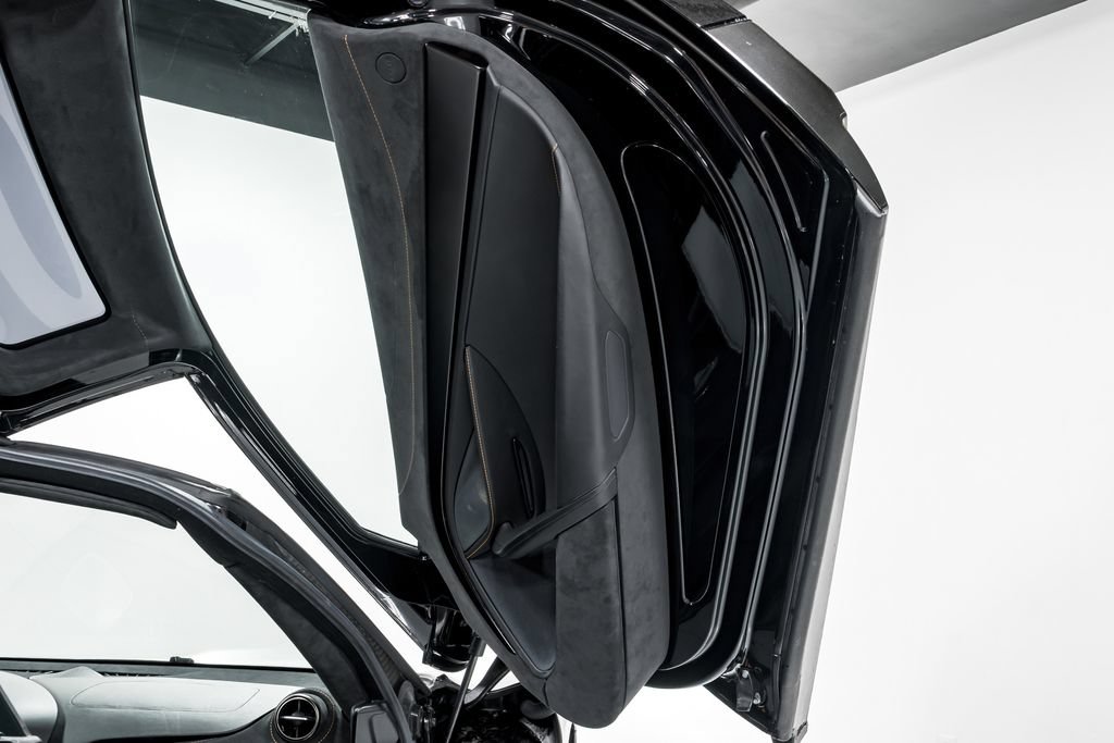 Used 2020 McLaren 720S Performance RWD image 34