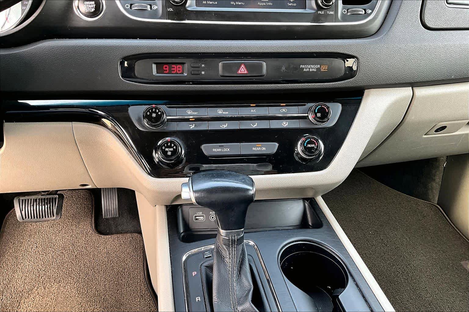 Used 2017 Kia Sedona LX w/ LX Essentials Premium Package image 31