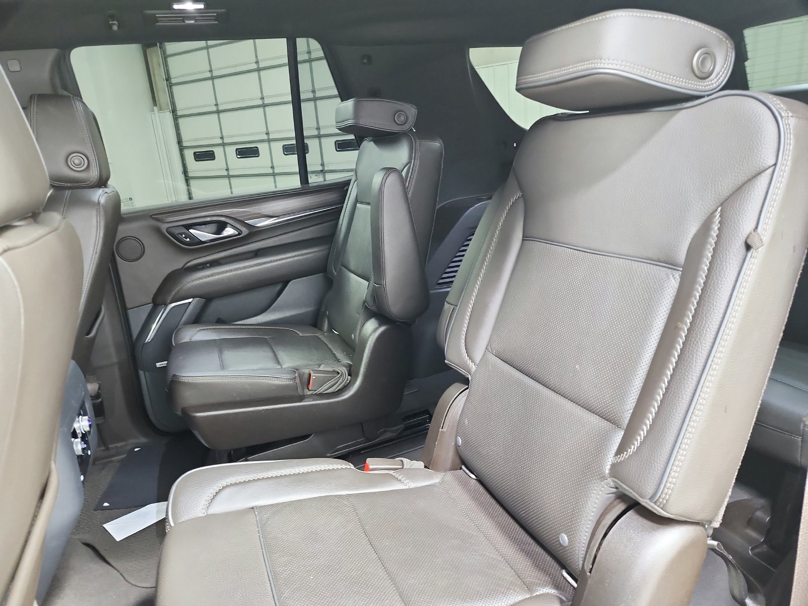 Used 2021 GMC Yukon Denali w/ Denali Premium Package AWD/4WD image 11