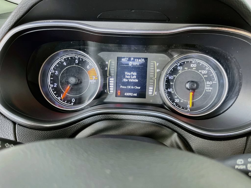 Used 2020 Jeep Cherokee Latitude Plus FWD image 17