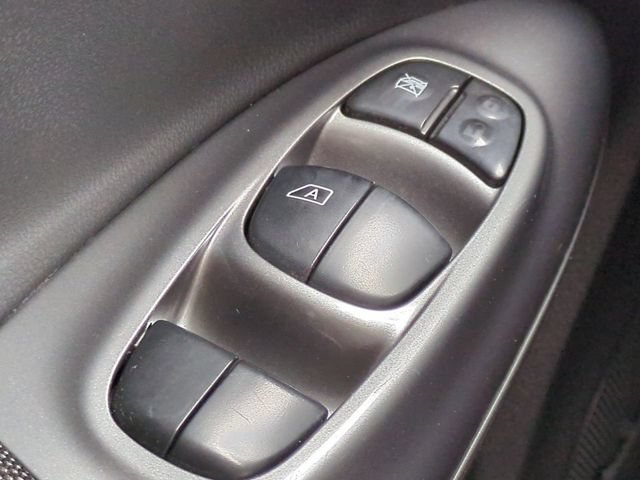 Used 2014 Nissan Juke SL FWD image 28