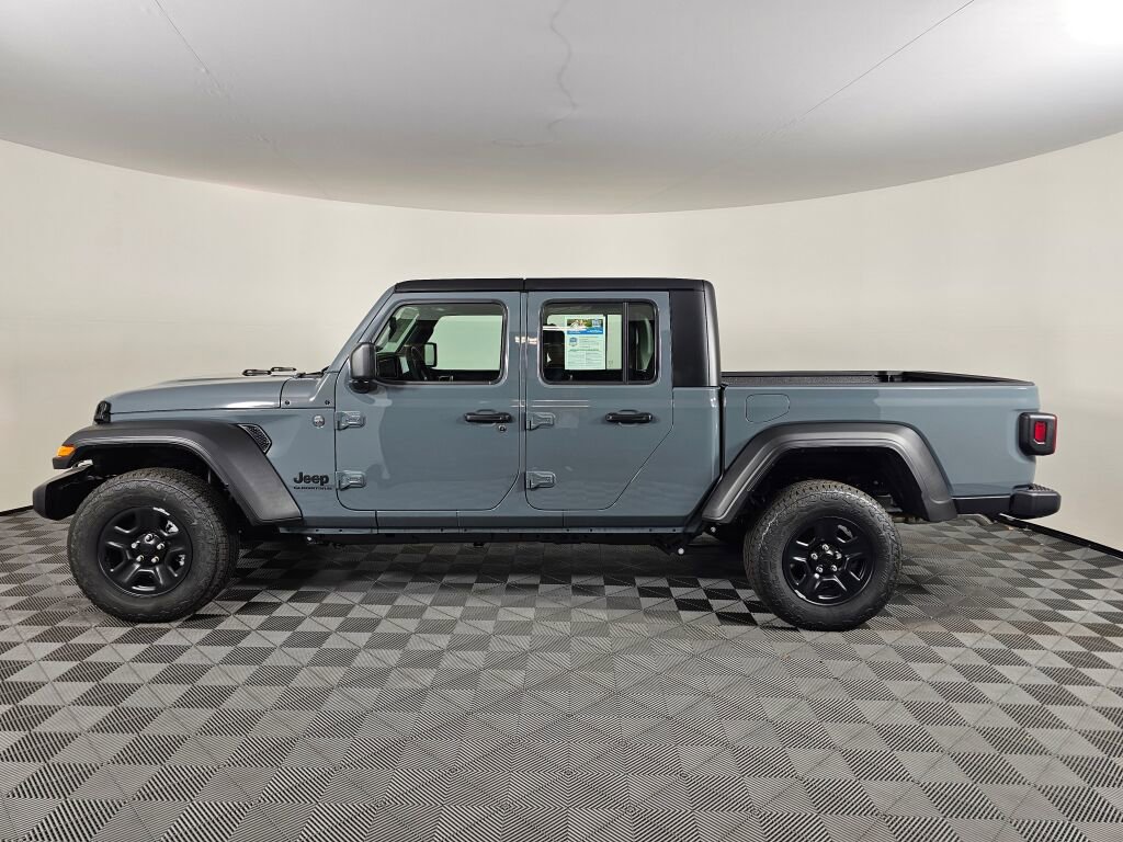 New 2025 Jeep Gladiator Sport image 7
