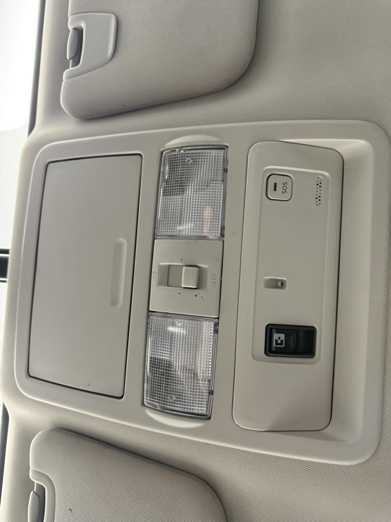 Used 2017 Nissan Titan SL image 38