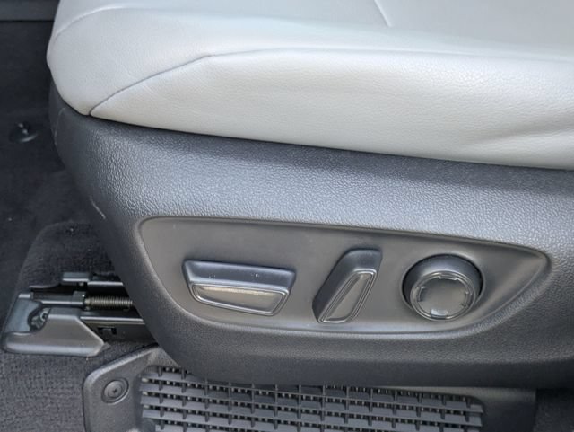 Used 2023 Toyota Sienna XLE FWD image 22