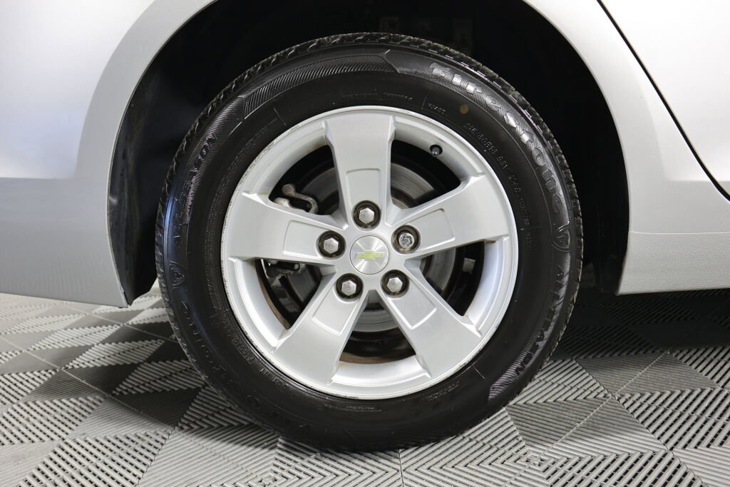 Used 2016 Chevrolet Malibu LT image 7