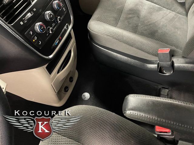 Used 2020 Dodge Grand Caravan SE FWD image 17